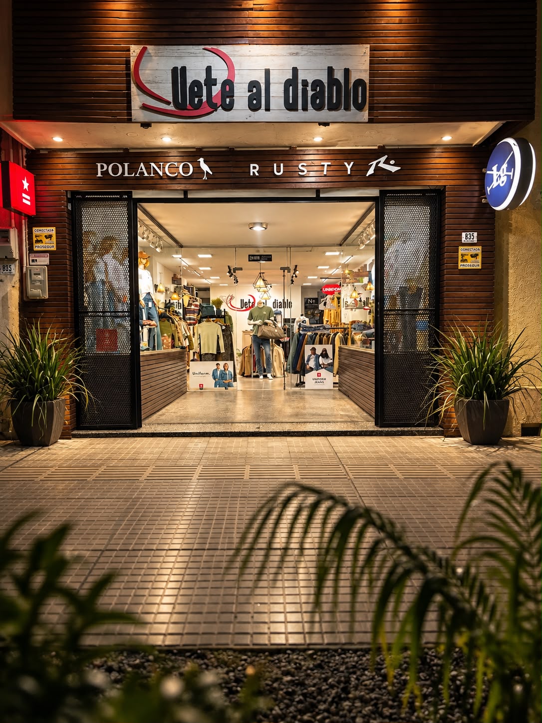 Local Vete al Diablo en Sarandí Grande